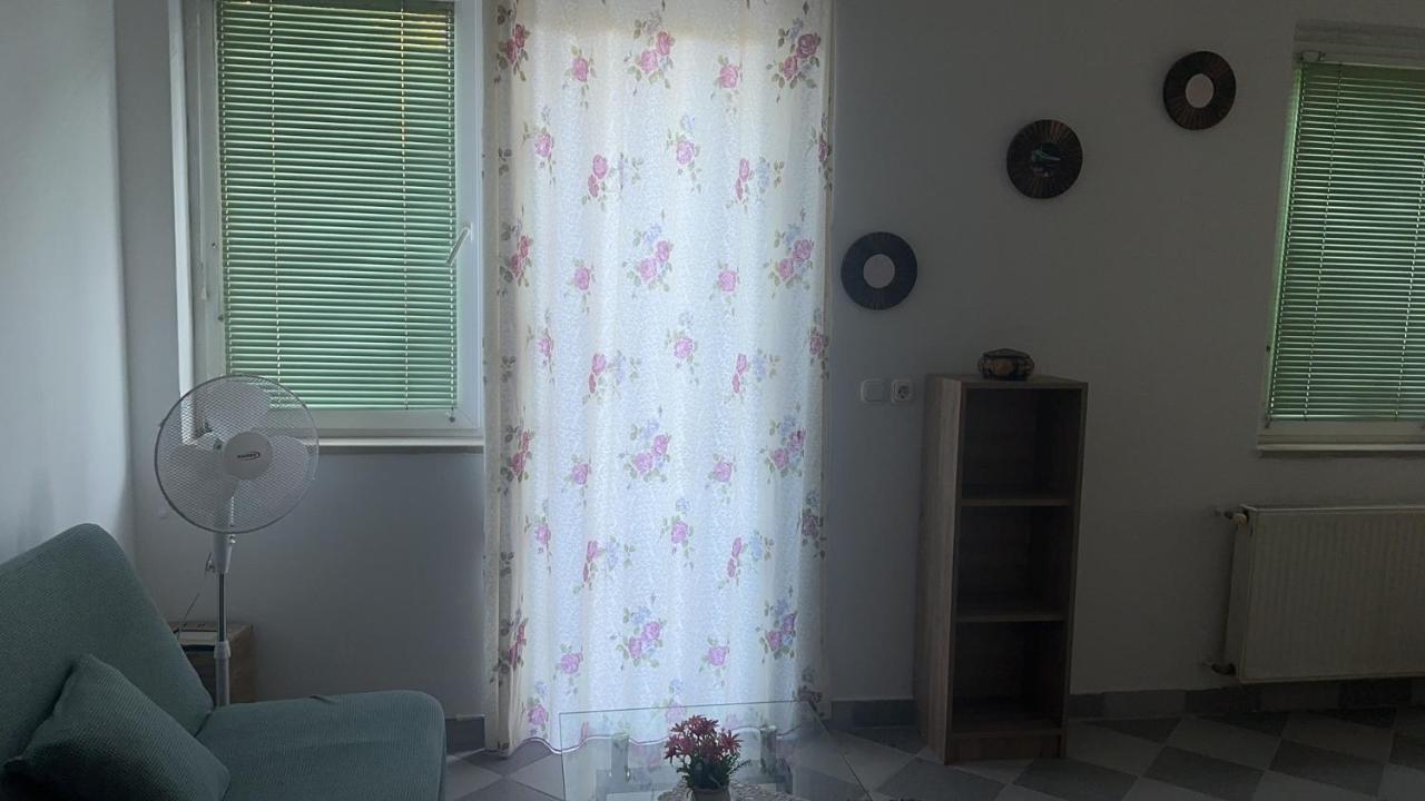 布达佩斯苹果酒店 Будапеща Екстериор снимка