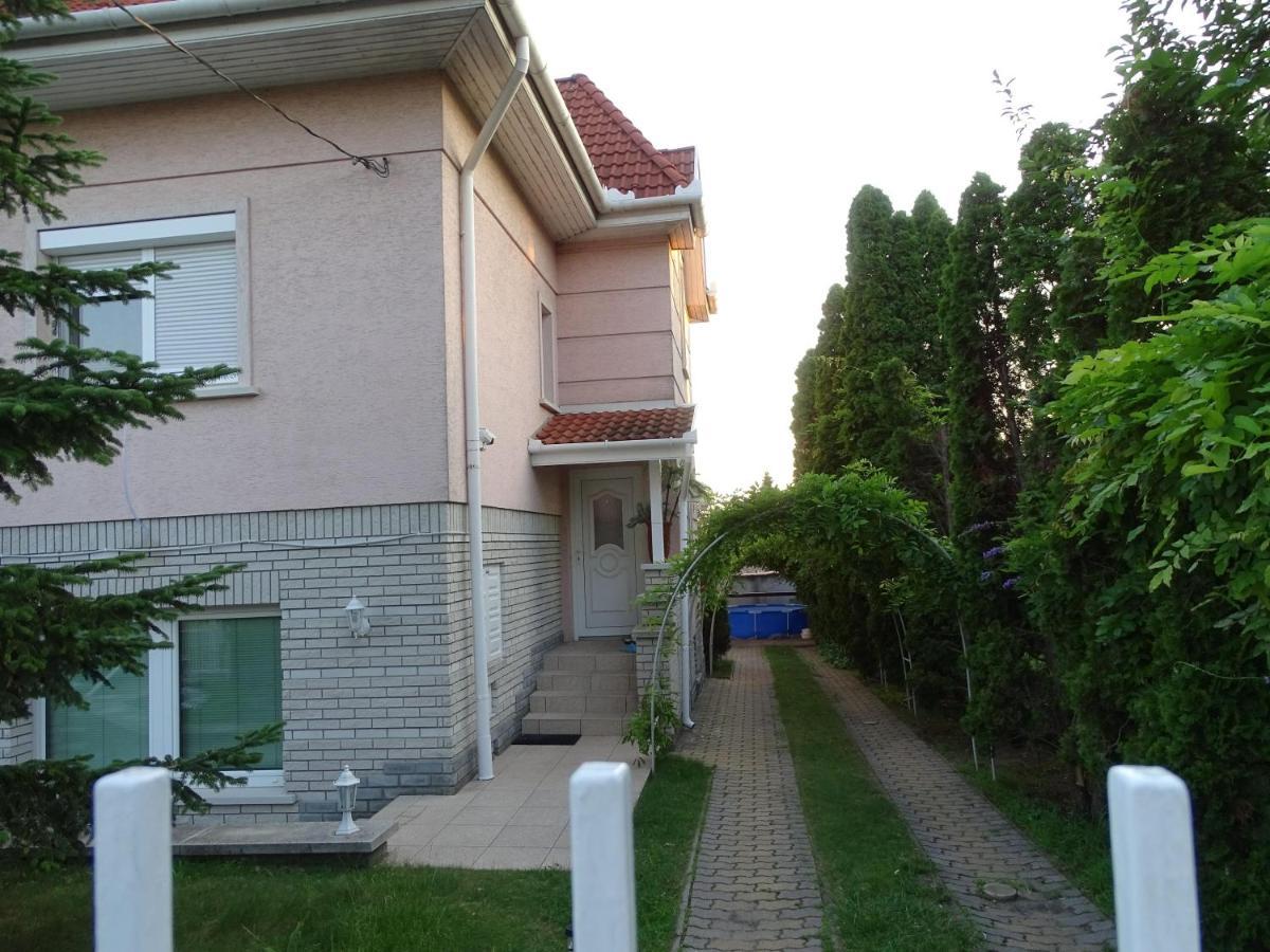 布达佩斯苹果酒店 Будапеща Екстериор снимка